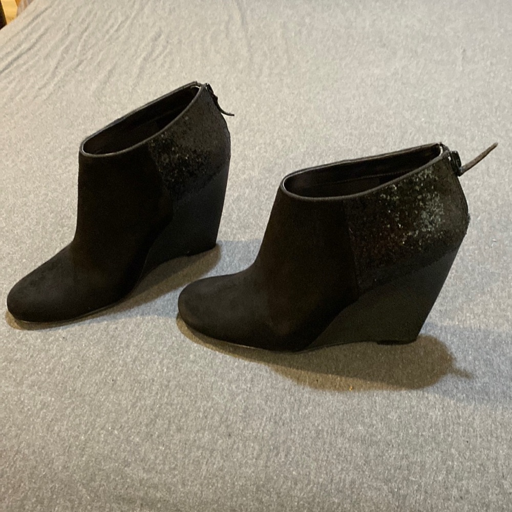 Super cute booties - last chance